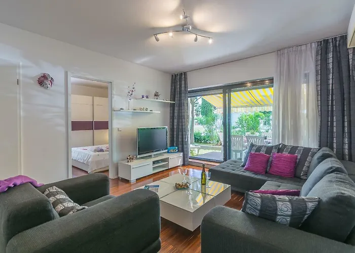 Luxury Lella 아파트 로비니